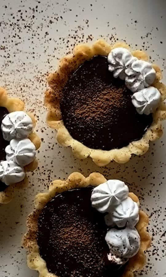 Try these Gooey Chocolate Tarts and you will fall for it🤤