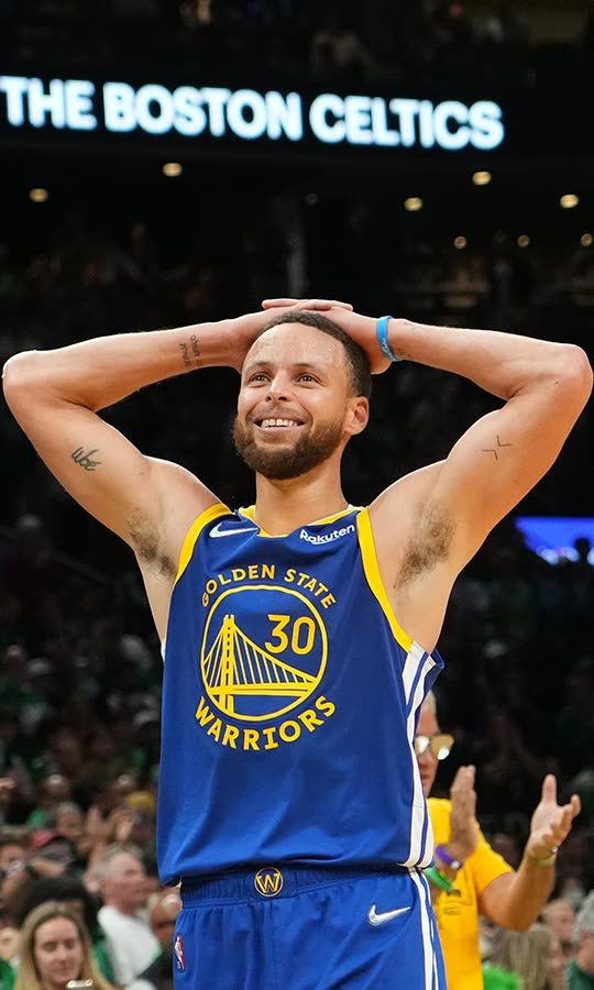 Steph Gets Jersey Retired