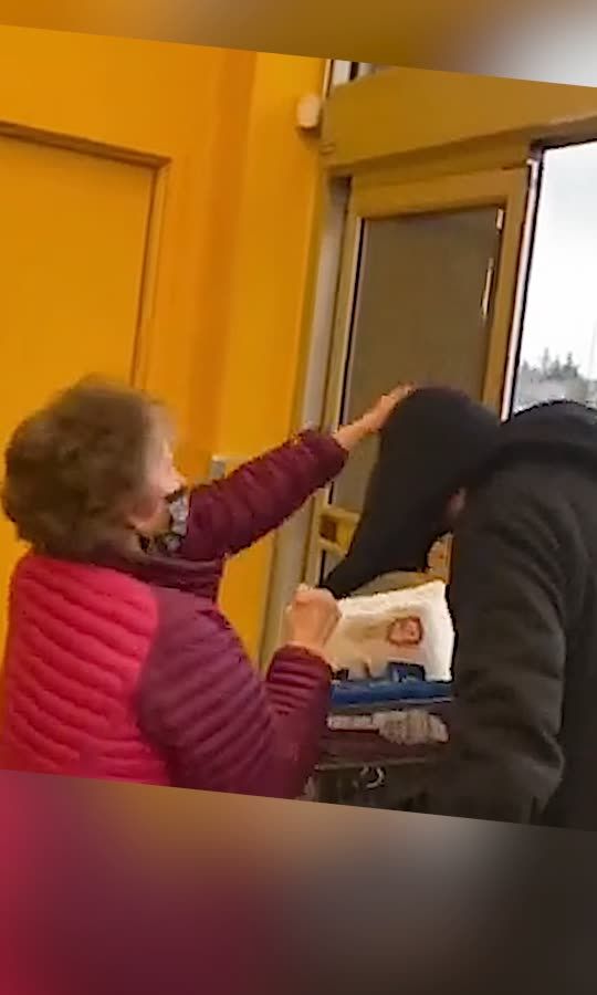 This Elderly Woman Stops And Unmasks A Shoplifter 😮👀