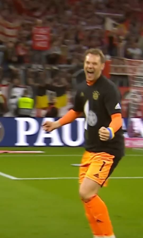Neuer dodges all the drinks