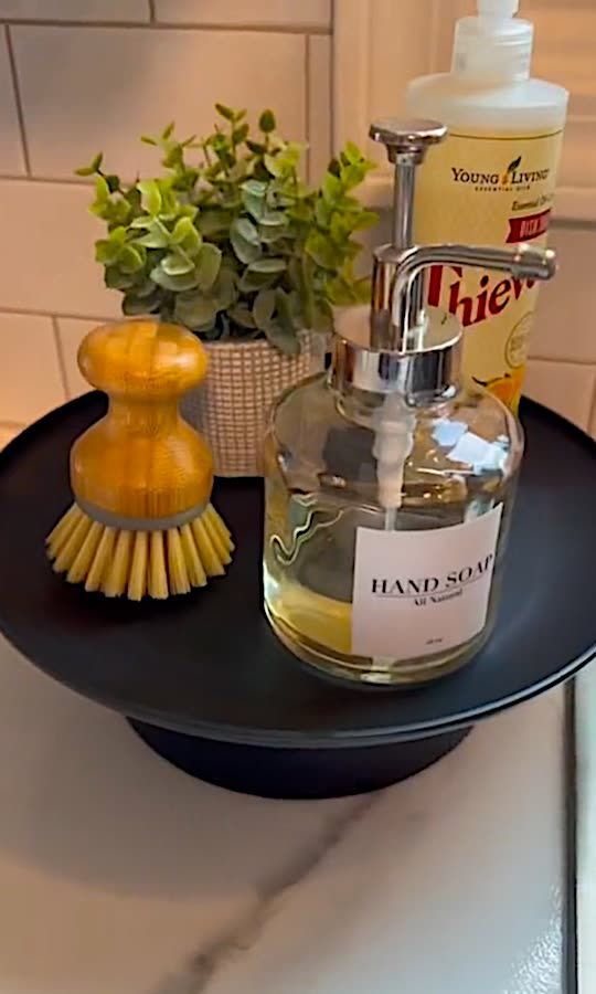 I Made This Sink Stand For $1.00!