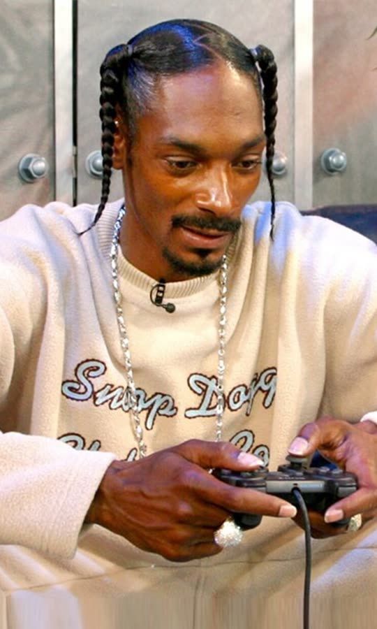 Snoop Dogg is better than you at COD... 😳