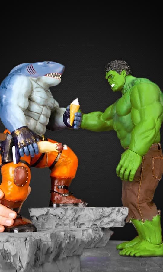 How to turn Hulk figure into King Shark