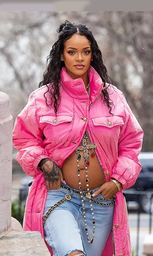 Rihanna is Pregnant