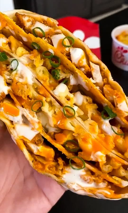 If Chick-fil-A and Taco Bell Had A 🤰