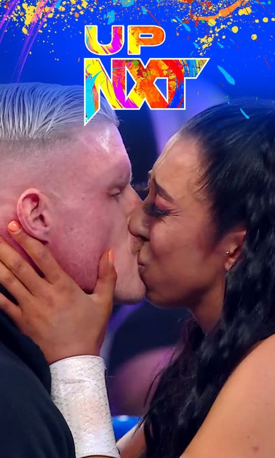 The kiss that broke the internet 😱