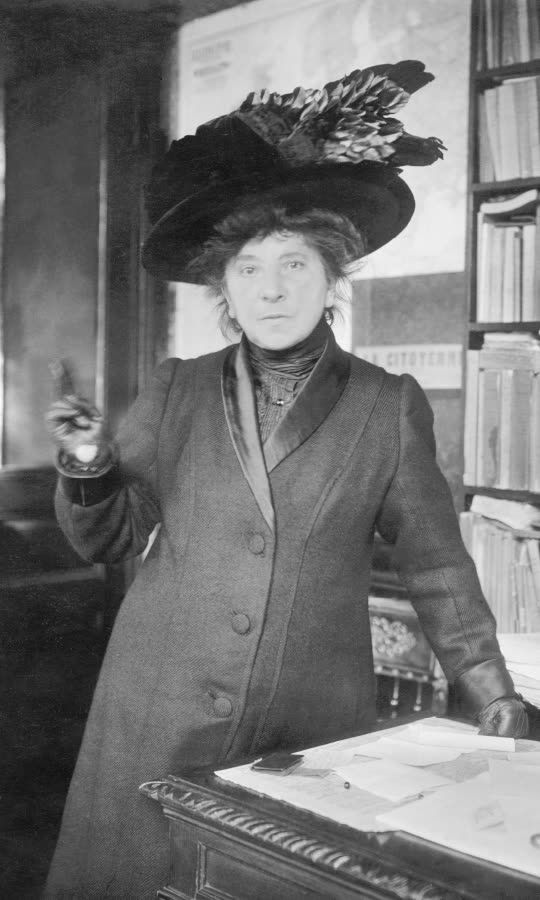 Hubertine Auclert, la première suffragette française