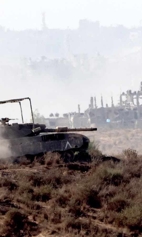 Les 1res heures de l'offensive terrestre d'Israël à Gaza
