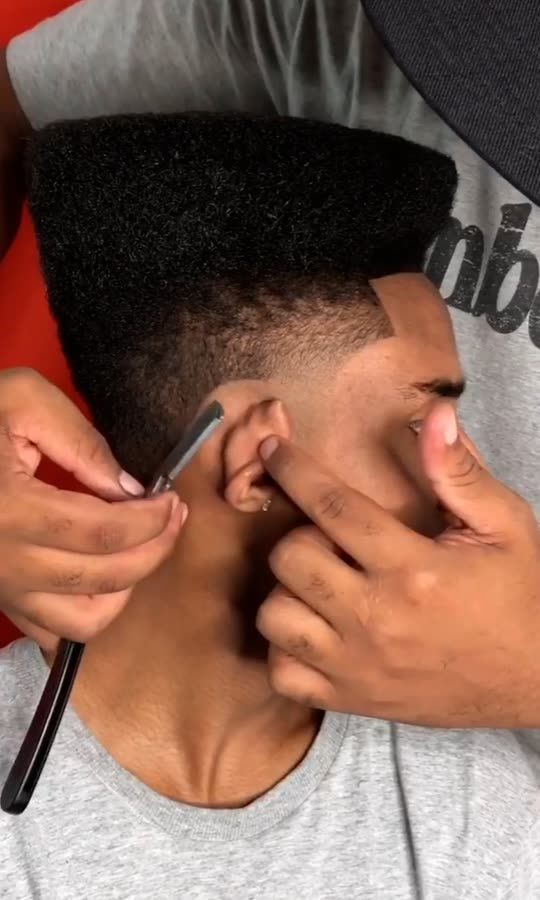 Barber's Close Shave Detail Is Next Level 💯