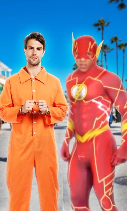 The Flash challenges a convict to a race 😳