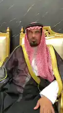 This video features Khalifa Eid, dressed in traditional Saudi clothing including a red-and-white checkered ghutra and black bisht, seated on an ornate golden throne. He is seen speaking and gesturing, providing insights or sharing a story. The setting appears formal, highlighting cultural heritage. by @kh-p19 with kh-p19 by Original Sound