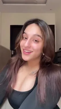 Noor Arora（@nooraroraa9） | Snapchatストーリー、スポットライト、レンズ