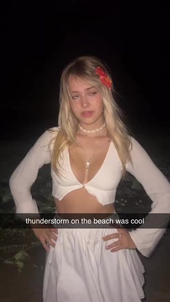 Sterre Meijer 🤍 (@surfsterre) | Snapchat Stories, Spotlight & Lenses