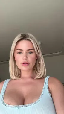 Lisa (@lisacatherinax) | Snapchat Stories, Spotlight & Lenses