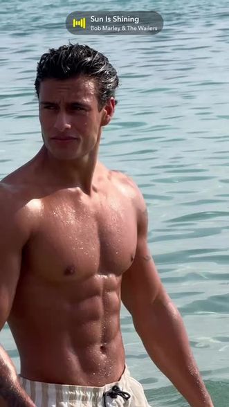 Ariyan Akaltun (@ariakaltun) | Snapchat Stories, Spotlight & Lenses