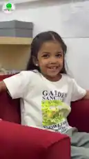 في هذا الفيديو، نرى مجموعة من الطلاب من مدارس أجيال الفيصلية الأهلية، كل طفل يرتدي زيًا مختلفًا، وهم يجلسون على كرسي أحمر ويتكلمون أمام الكاميرا. يُظهر الفيديو ابتساماتهم، حركات رؤوسهم، وتفاعلهم مع الكاميرا، مما يعكس جوًا تعليميًا مرحًا وتفاعليًا داخل الفصول الدراسية. by @ajyalf with Original Sound by ajyalf