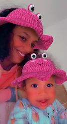 Preview for a Spotlight video that uses the Pink Knitted Hat Lens