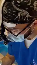 شاهد الدكتور محمد المرغوب، جراح التجميل، وهو يُجري عملية شد الجفن بالمنظار. يوضح الخطوات الدقيقة باستخدام معدات التصوير المتقدمة، مع عرض اسمه ورقم الاتصال في نهاية الفيديو. by @dralmarghoub with Original Sound by dralmarghoub