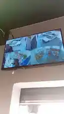 شاهد في هذا الفيديو توضيحًا عمليًا لأهمية أنظمة المراقبة ونماذج الكاميرات المختلفة التي يقدمها الهيكل الثابت للمقاولات. يعرض الفيديو تثبيت كاميرات داخلية وخارجية، وعرض لشاشات المراقبة متعددة الزوايا، بالإضافة إلى مقارنة بين أنواع الكاميرات، مع عرض لتفاصيل تركيب الكاميرا على الحائط. يغطي الفيديو أيضًا خدمات الشركة مثل تصميم وتركيب أنظمة المراقبة، وتقديم حلول أمنية شاملة. by @fixedstructure with Original Sound by Snapchatter