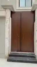 This video provides a clear, step-by-step visual guide on how to open a modern wooden door using a key. It begins with an exterior view of the door, then zooms in to show the keyhole and handle. A hand inserts the key, turns it, and pulls the handle to demonstrate the opening mechanism. The video concludes with the door swinging inward, revealing a cluttered interior space. This practical demonstration is ideal for those seeking straightforward instructions on operating similar doors. by @fula_kh with fula_kh by Original Sound