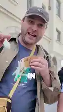 Join Jonas Kirafin for a fun street challenge! He offers 50 Euros to anyone who can pop a balloon within 15 seconds. Watch as multiple participants take their turns, using different techniques and strategies in this exciting game of skill and timing. by @kira_fin with Original Sound by kira_fin