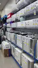 عرض تفصيلي لمجموعة مكيفات جيباس المعروضة للبيع في متجر الجبيل الشرقية الجديد. يظهر فيديو المكان، معروضات المكيفات على الرفوف، والأسعار المطبوعة بوضوح مثل 1499 ريال و2250 ريال. كما يوضح الفيديو ميزات المنتجات مثل دعم الواي فاي، ويشير إلى خدمات التركيب والتوصيل والضمان لمدة سنتين أو خمس سنوات. يتحدث صوت خلفي باللغة العربية عن الأسعار والميزات، مما يجعله محتوى إعلامياً قيمًا للمستهلكين الباحثين عن مكيفات جودة بأسعار تنافسية. by @dalilnet with Original Sound by dalilnet