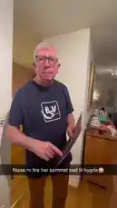 In this engaging short, MonaJohanne presents a traditional Icelandic calendar page featuring the mythical figure 'Björnsléikir'. She discusses its cultural significance and folklore, offering viewers an informative look into Icelandic traditions. by @monajohanneh with monajohanneh by Original Sound