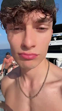 Romeo twi (@romeotwi18) | Snapchat Stories, Spotlight & Lenses