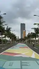 This captivating visual journey takes you through the vibrant streets and serene coastlines of Jeddah. From colorful murals and traditional architecture to modern skyscrapers and bustling seaside promenades, the video showcases the city's unique blend of culture and urban life. You'll see locals enjoying the waterfront, cats resting peacefully, and the iconic green flag waving proudly against the sky. It's a perfect glimpse into the everyday beauty and dynamic atmosphere of this Saudi Arabian coastal city. by @abood114 with Original Sound by abood114