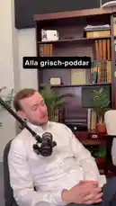 In a candid interview segment from 'Alla grisch-poddar,' Sommarkatten shares the story of his very first car purchase. He recounts the experience of buying a Porsche, detailing the financial aspects and the emotional significance of the milestone, all while discussing it with a guest in a relaxed podcast setting. av @sommarkattens med Original Sound av sommarkattens