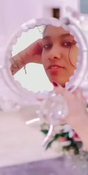 Preview for a Spotlight video that uses the Mirror Selfie Lens