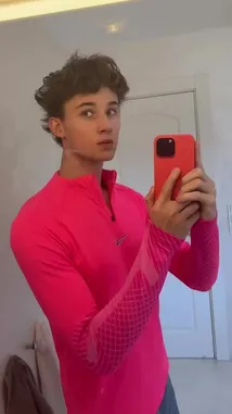 TallFitJake (@tallfitjake) Snapchat Stories, Spotlight & Lenses