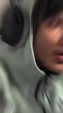 In this direct and insightful video, Ipposen delivers a powerful message about avoiding bad people for business advice. He explains that even good ideas can be ruined by those who lack ambition and vision. Using clear language and impactful text overlays like 'NE DEMANDE PAS CONSEIL AUX MAUVAISES PERSONNES' and 'C'est normal ils ont trop', he emphasizes the importance of surrounding yourself with the right people. This concise piece offers valuable guidance for anyone serious about their goals. by @ipposen.snap with ipposen.snap by Original Sound