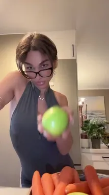 Ayhakhalaf (@ayha.khalaf) | Snapchat Stories, Spotlight & Lenses