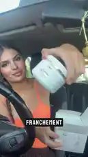 Dans cette vidéo, SANA K® Paris ♡ vous présente sa grande découverte : une cire à épiler prête à l'emploi qui lui a sauvé la vie ! Elle démontre comment appliquer facilement la cire sur son bras avec des bandes, sans avoir besoin de la chauffer ni d'avoir d'expérience en épilation. Parfaite pour les débutantes et rapide à utiliser, découvrez pourquoi cette méthode est pratique et efficace. by @sanakparis with Original Sound by sanakparis