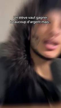 In this short-form video, creator Ipposen sits at his desk and begins to narrate a story about a student who wants to earn a lot of money. He speaks directly into the microphone, setting up a narrative that promises an interesting reveal. This teaser format is designed to capture attention quickly and encourage viewers to watch until the end. by @ipposen.snap with ipposen.snap by Original Sound