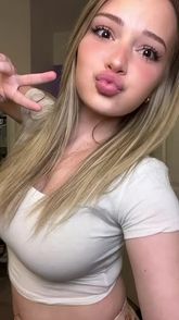 Ava Reyes (@avaxxreyes) | Snapchat Stories, Spotlight & Lenses