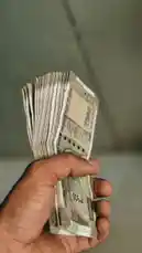 This video provides a clear, step-by-step visual guide on counting Indian Rupee notes. Watch as a hand meticulously fans out and holds a stack of ₹500 banknotes, allowing viewers to see the details of the Reserve Bank of India currency. Perfect for learning how to count money accurately. by @im.navnit with Original Sound by im.navnit