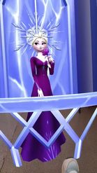 Preview for a Spotlight video that uses the Elsa Princess 3D Lens