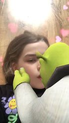 Preview for a Spotlight video that uses the Shrek Kiss Lens