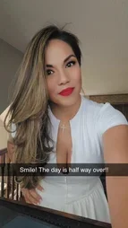 leana | Cari Pencipta Penapis dan Lensa Snapchat