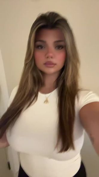 Allie (@allieeelynn) | Snapchat Stories, Spotlight & Lenses