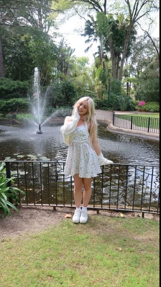 Emma Louise (@emxllouise) | Snapchat Stories, Spotlight & Lenses