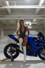 BlondieMotoVlog 🩵 (@blondiemotovlog) | Snapchat Stories, Spotlight & Lenses