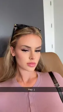 Cynthiajadebabe (@cynthiajadebabe) | Snapchat Stories, Spotlight & Lenses