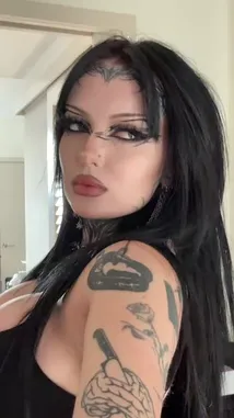 Nikki Bitez (@nikkiebitez) Snapchat Stories, Spotlight & Lenses