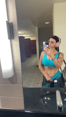 Aliyah 🖤🏴‍☠️🎀 (@aliyahxmarie411) | Snapchat Stories, Spotlight & Lenses
