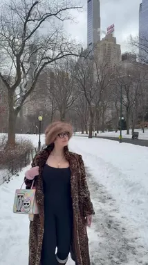 Julia Ain (@qveenjuliaaa) | Snapchat Stories, Spotlight & Lenses