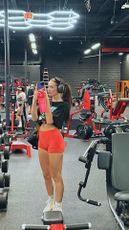 Ellie VanDeel (@ellievandeell) | Snapchat Stories, Spotlight & Lenses