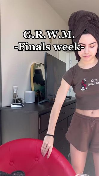 Sofia Elizabeth (@sofiastillspams) Snapchat Stories, Spotlight & Lenses